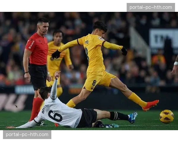 特写：终场哨响，为保级拼尽全力的格拉纳达老将泪洒球场