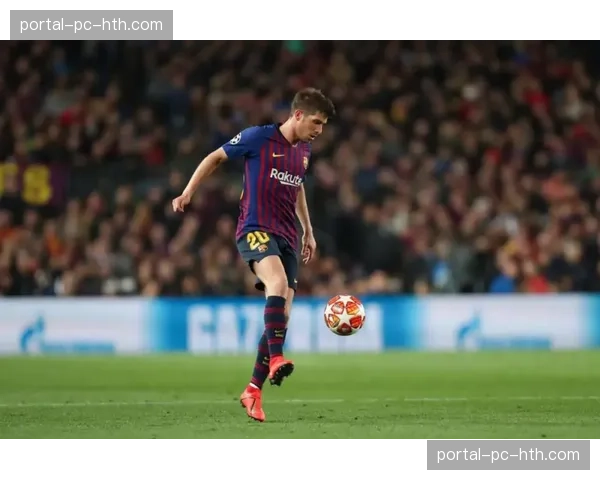 独家专访：曼城边锋多库谈如何在密集防守下寻找传中空间。